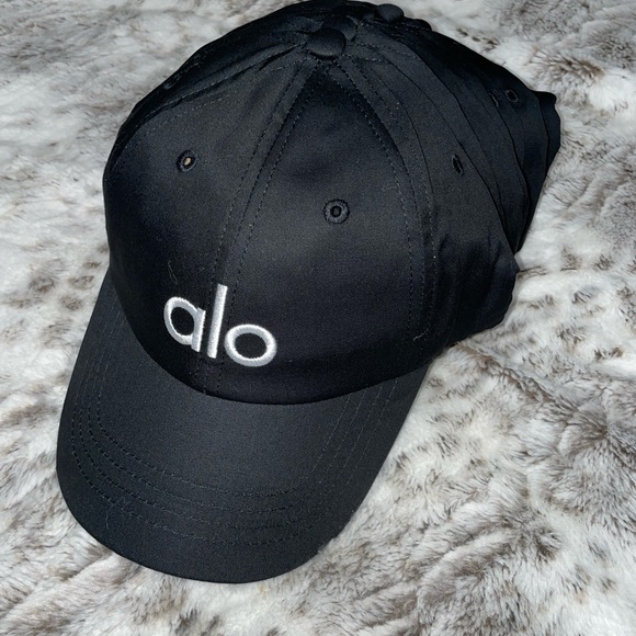 ALO Yoga Accessories - ALO Yoga Black Logo Baseball Cap